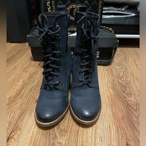 (SOLD) Steve Madden “Lauren” Leather Boots Size 8M worn a couple of times.